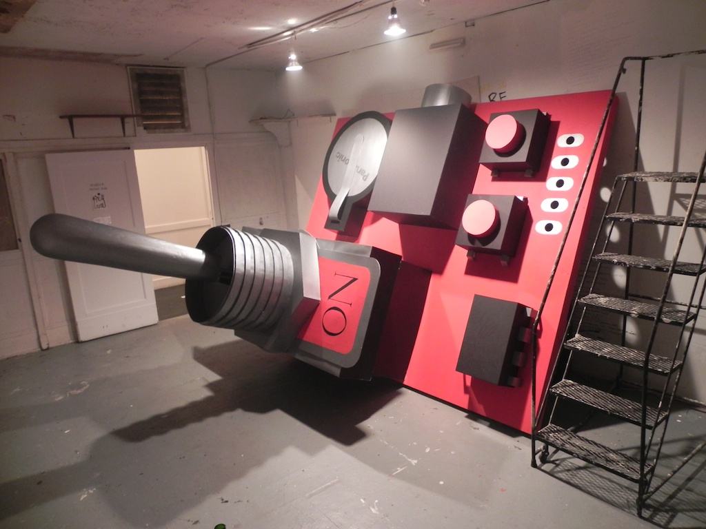 Giant Noise Toy