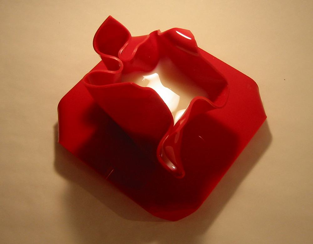 cup_saucer_red
